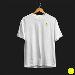 Camiseta con detalle del escudo de la Guardia Civil española
