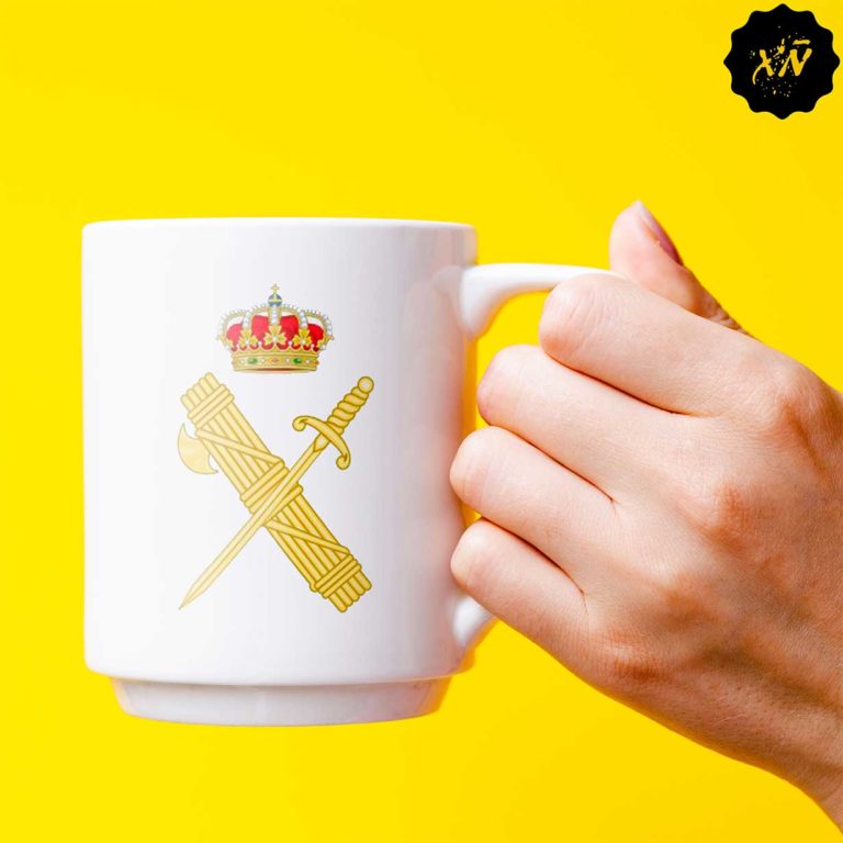 taza de ceramica con escudo de la Guardia Civil